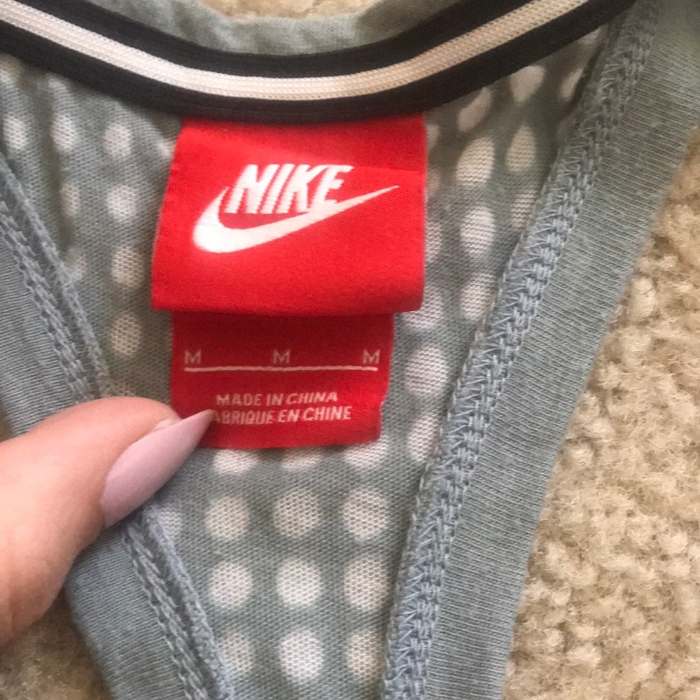 Nike Razorback Tank - Picture 2 of 3